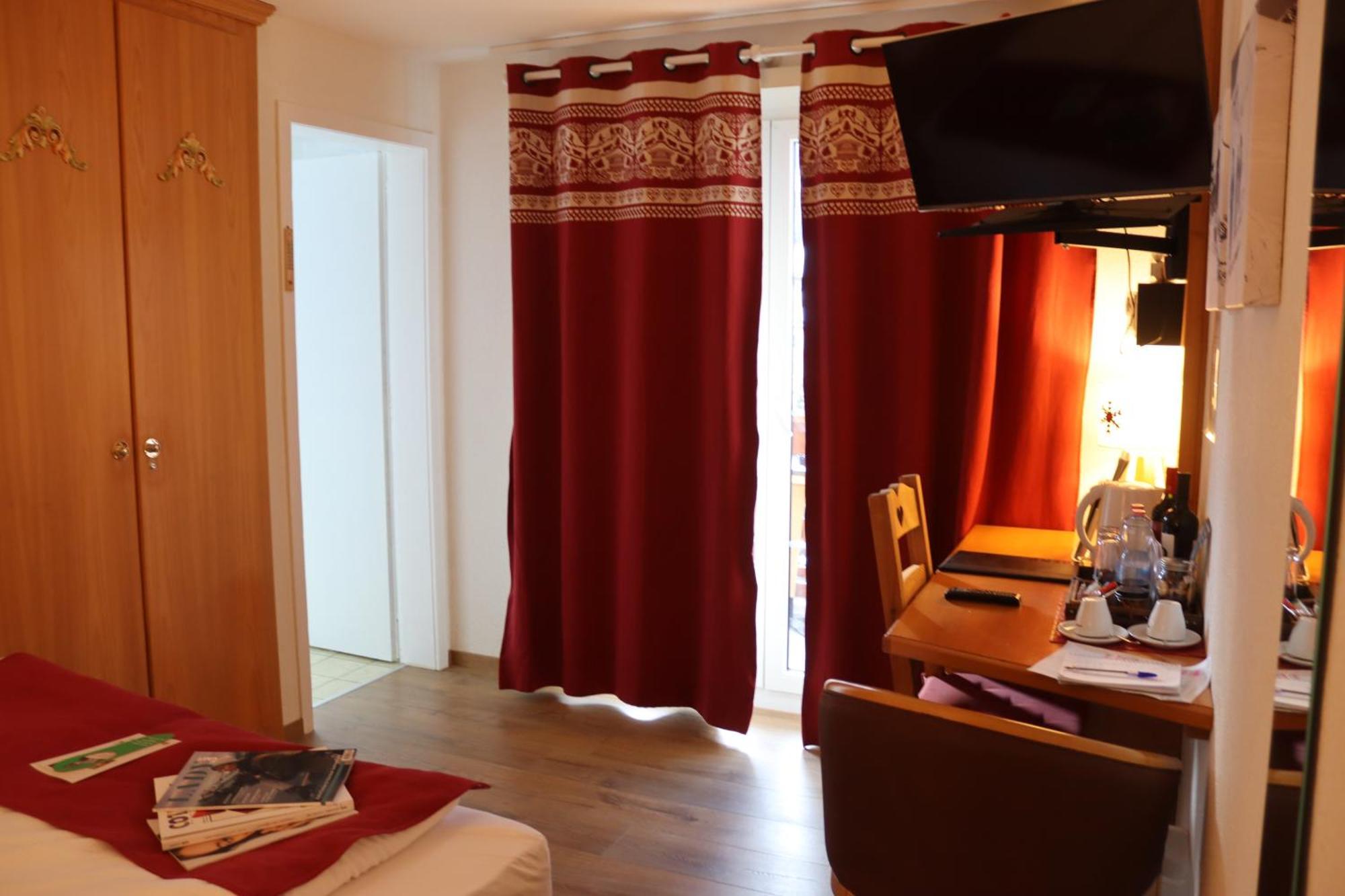 Grichting Hotel & Serviced Apartments Лойкербад Екстериор снимка
