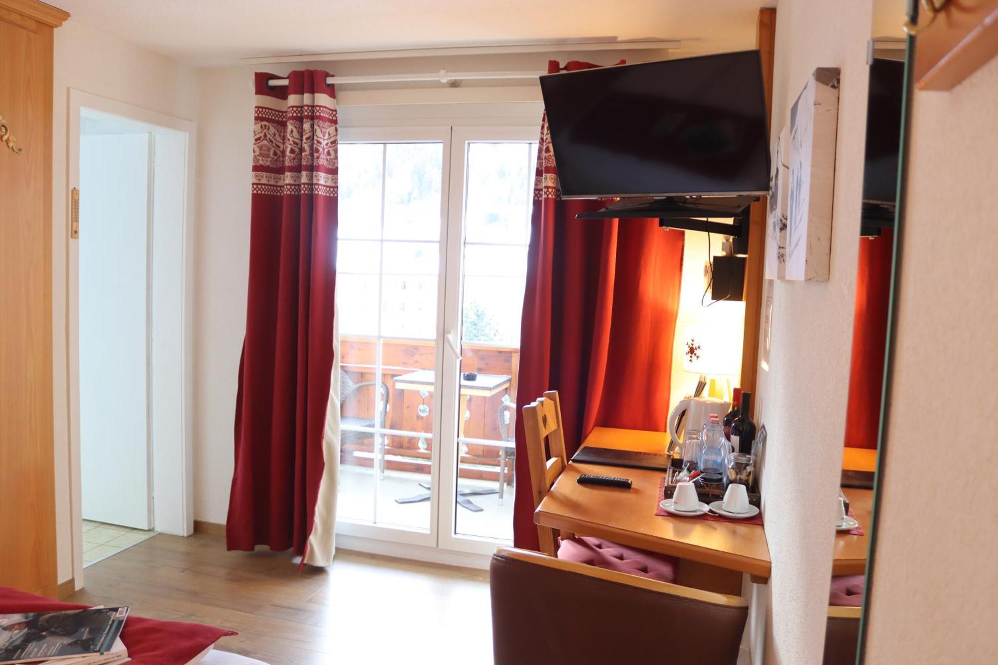 Grichting Hotel & Serviced Apartments Лойкербад Екстериор снимка